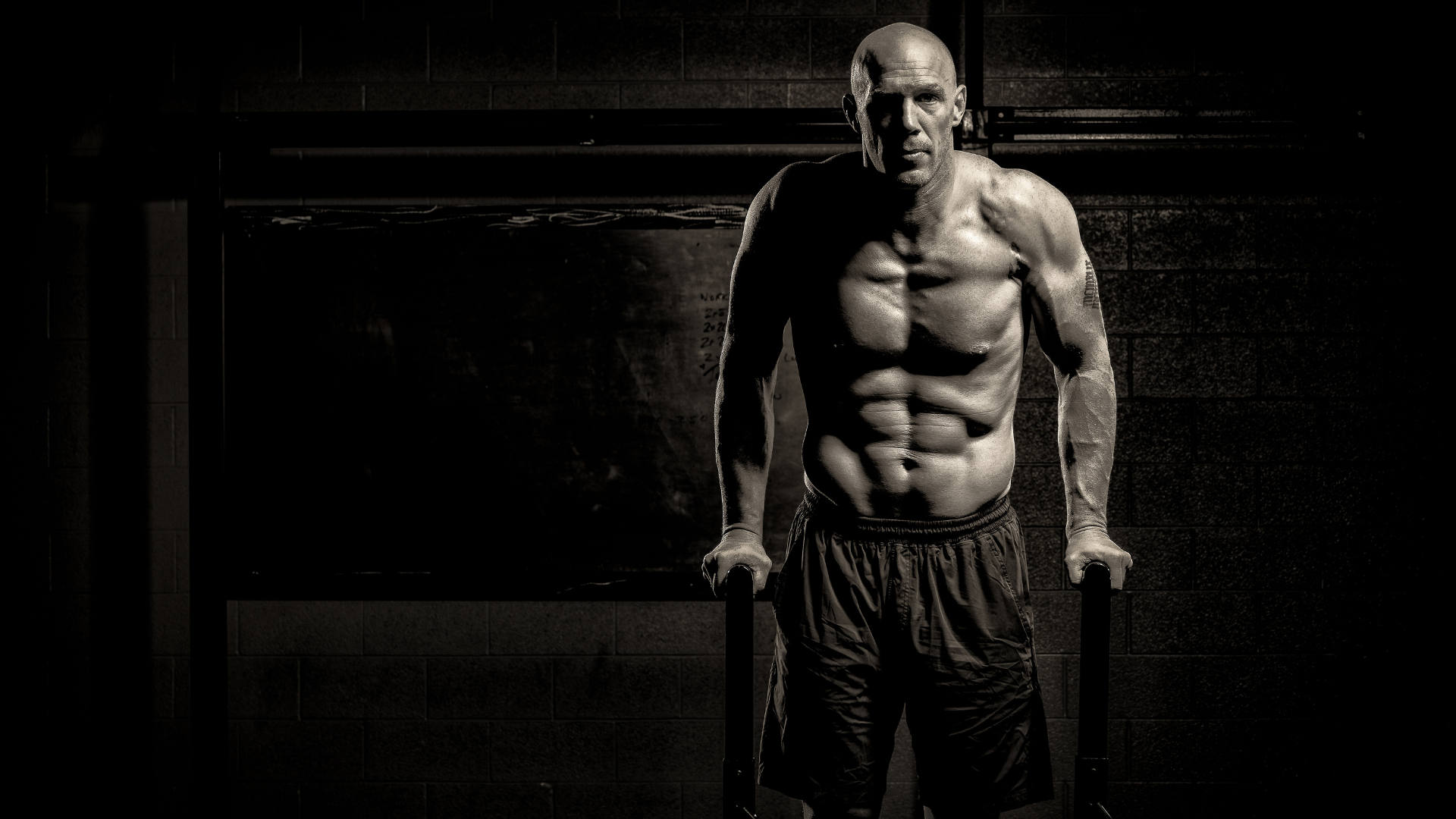 BOBBY MAXIMUS<br>BJJ Black Belt, UFC Vet, IBJFF World Master Champ, Men’s Health Author